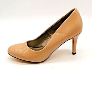 Michael Antonio Womens Slip On Classic Pumps Beige Patent Leather Slim Heel 6.5